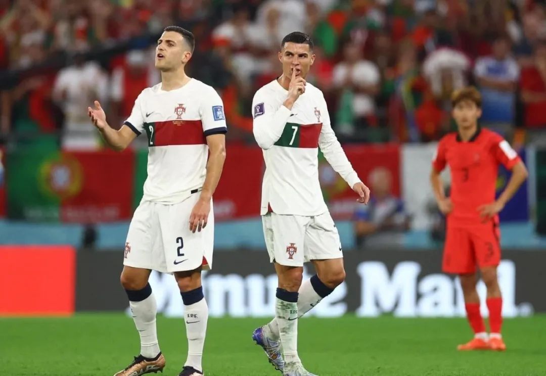 c罗在02年在韩国经历了什么,c罗韩国身份证