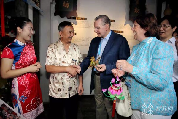 冰墩墩元宵花灯手工制作,简单又好看的冰墩墩花灯