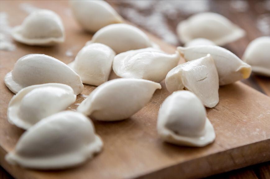 生饺子不冷冻怎么保存不会粘,生饺子保存方法