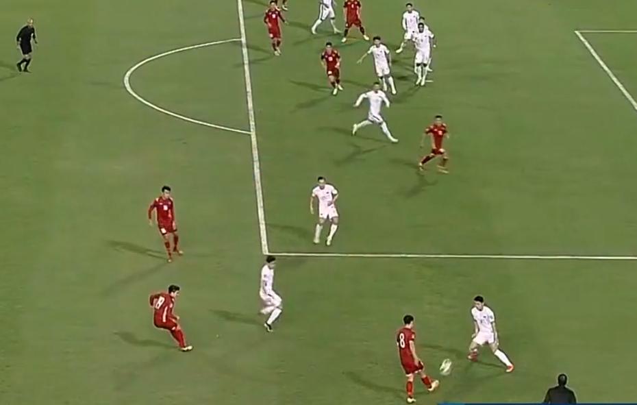 中国男足十个丢球瞬间,男足两场丢12球