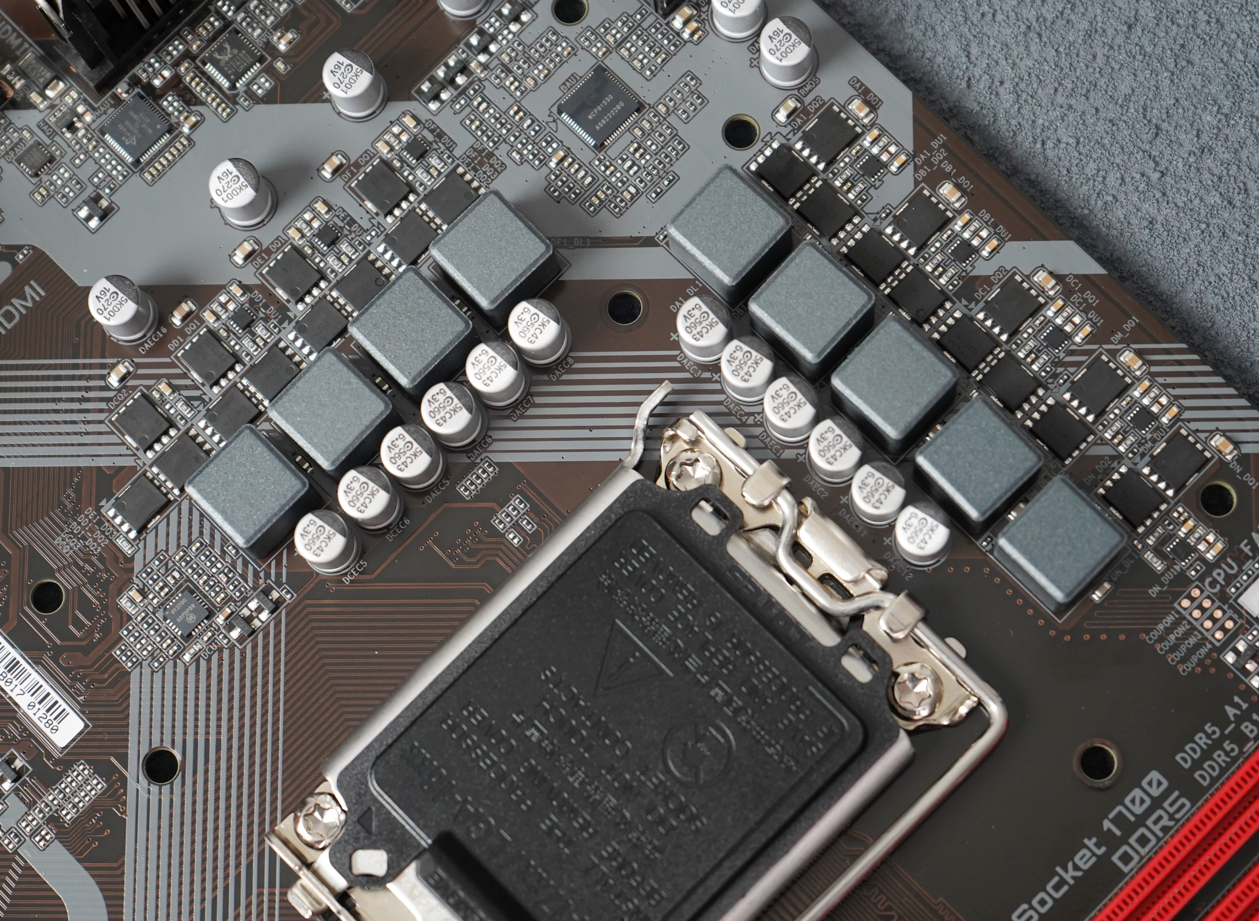 技嘉b760魔鹰小板测评,技嘉B760m魔鹰主板