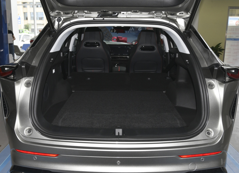 开着第三代哈弗h6去新疆,开哈弗h6第3代2.0