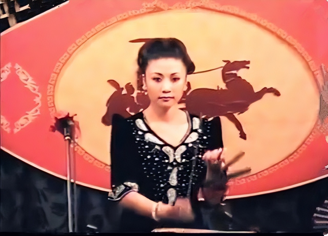 40岁王鸥与35岁何九华疑似同居，她会成为德云社最大牌的嫂子吗？