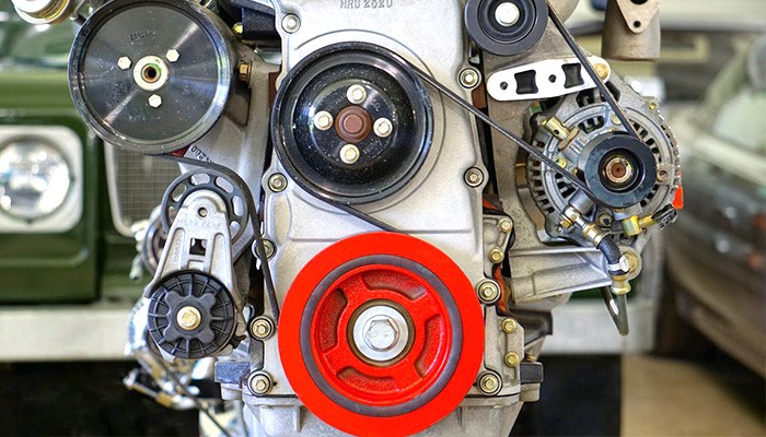 汽车启动后发电机运转但电池灯亮,汽车启动时电池灯亮是什么意思啊