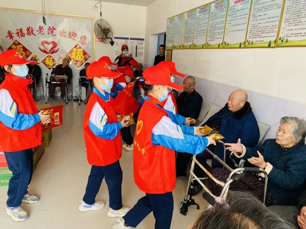 学雷锋，邢台市教育系统在行动