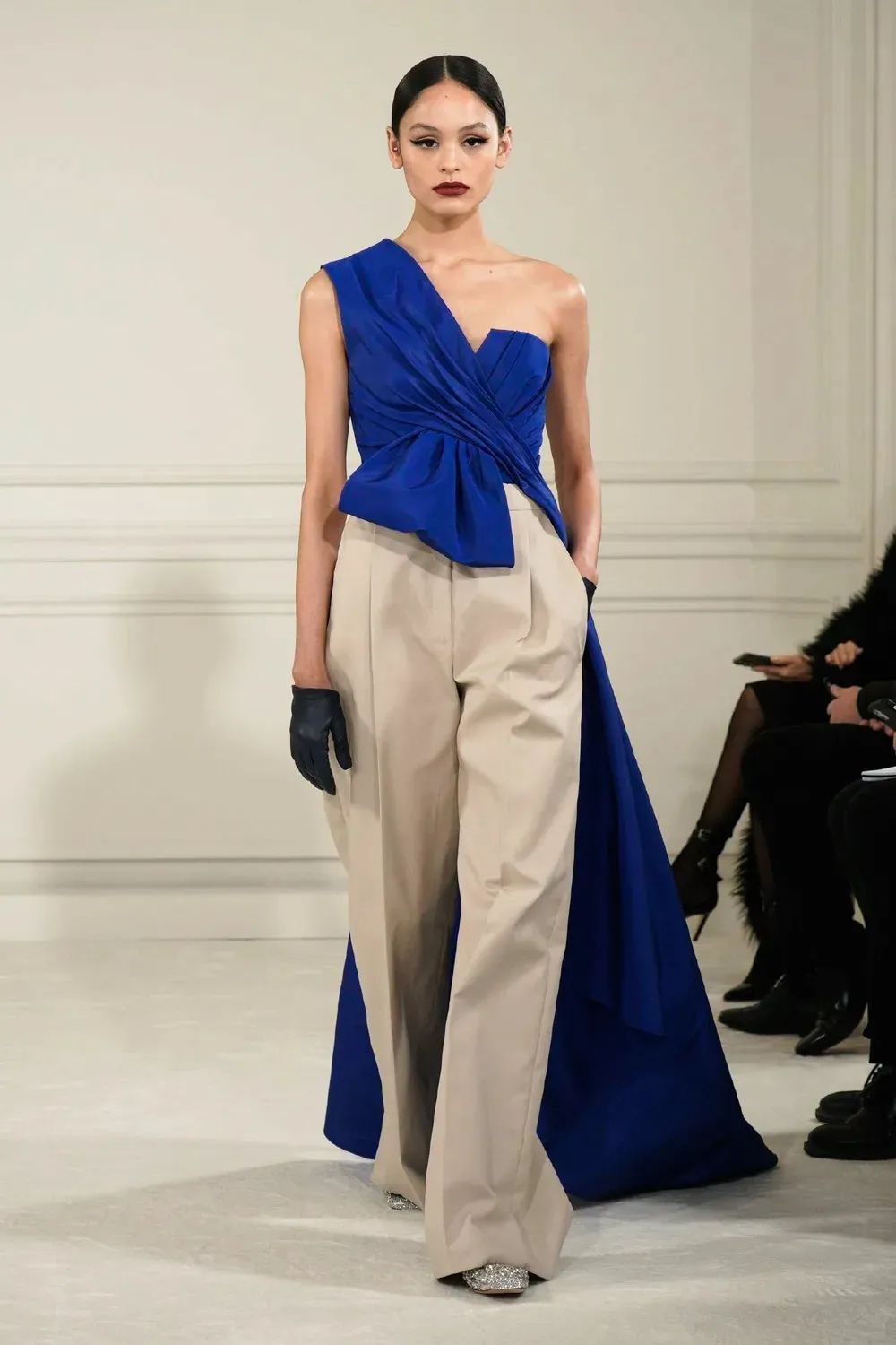 蓝银色一种低调的高级感,纯白色高级感满满