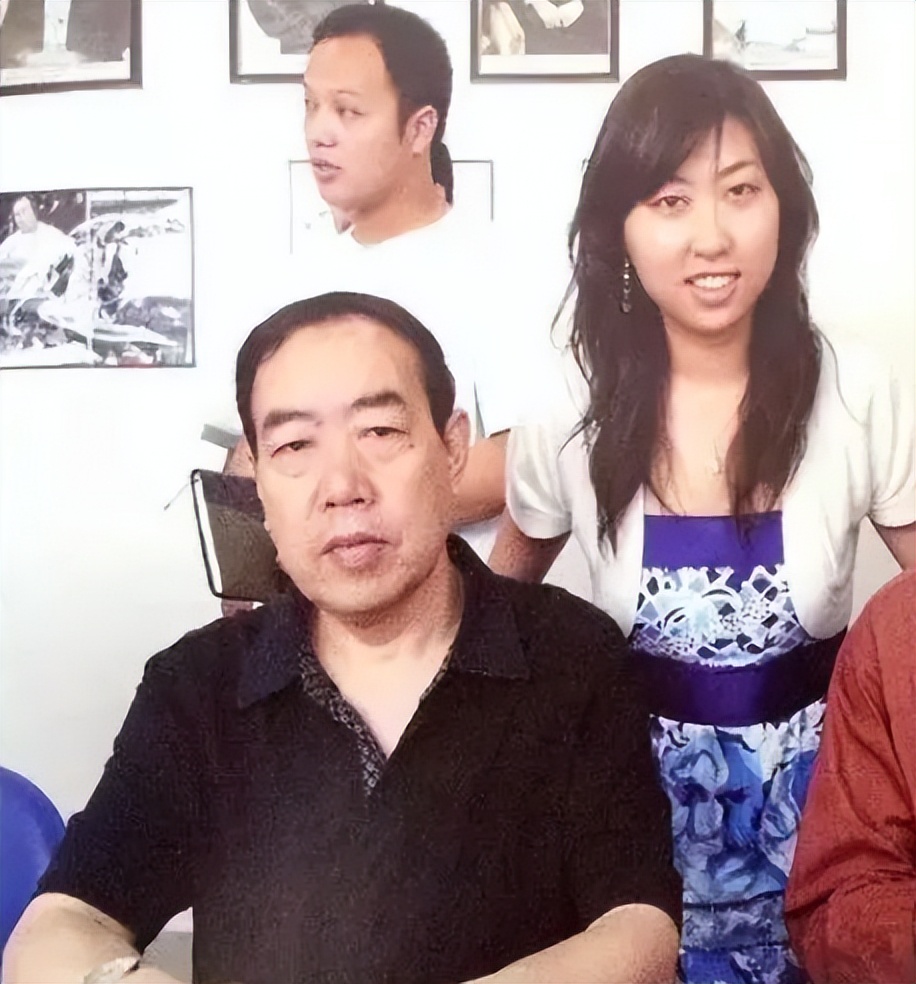 贾平凹前妻是干嘛的 (贾平凹与前妻离婚原因)