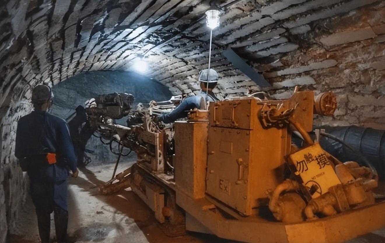 江西发现最大的钨矿是在哪个县市,江西发现世界最大钨矿