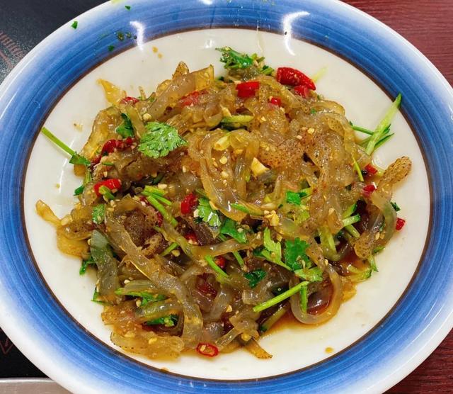 特色纸包鱼川渝菜馆,大东的纸包鱼店