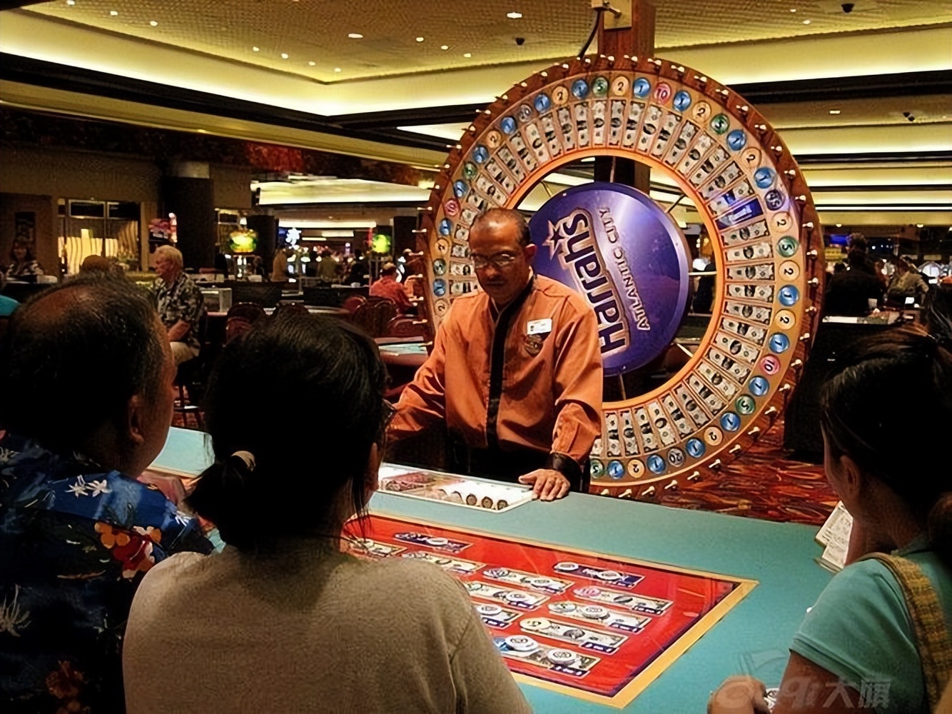 东南亚*彩博**业，为何都是中国人坑中国人?