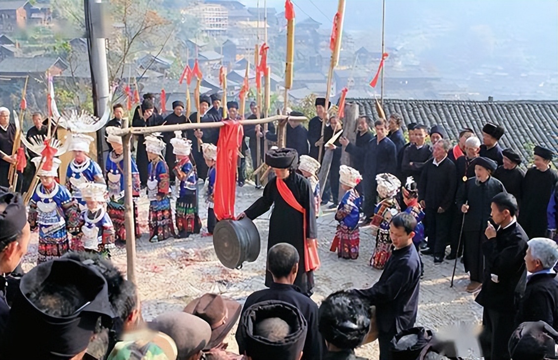 苗族古歌发源地是哪里,苗族文化有哪些古老的传统歌舞