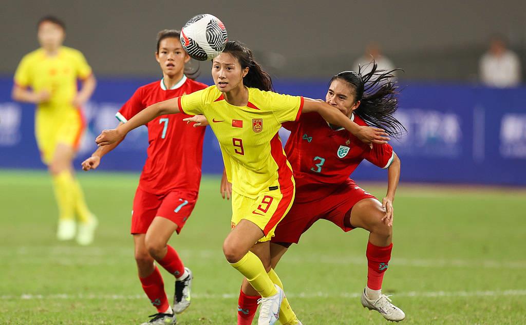 狂虐82分钟！带刀后卫变身前卫，3球3助攻！震撼表现！