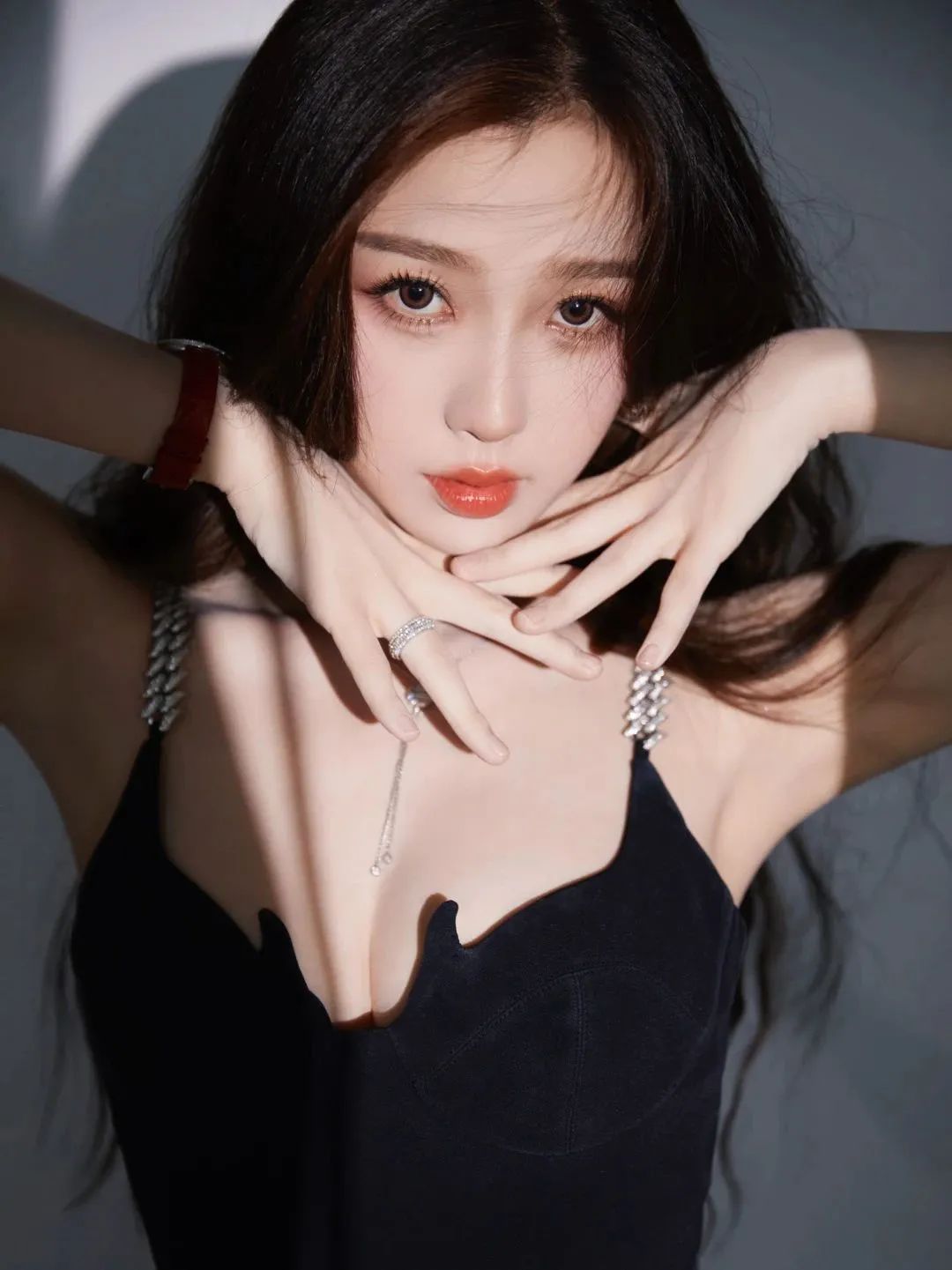 “素颜”和“化妆”穿同一件衣服有什么区别？看完我惊呆了