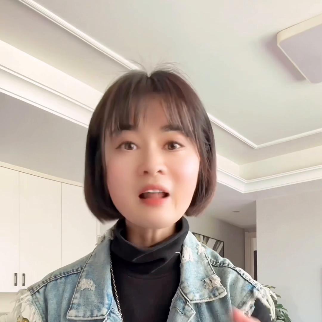 血染征袍透甲红当阳谁敢与争锋古来冲阵扶危主只有常...