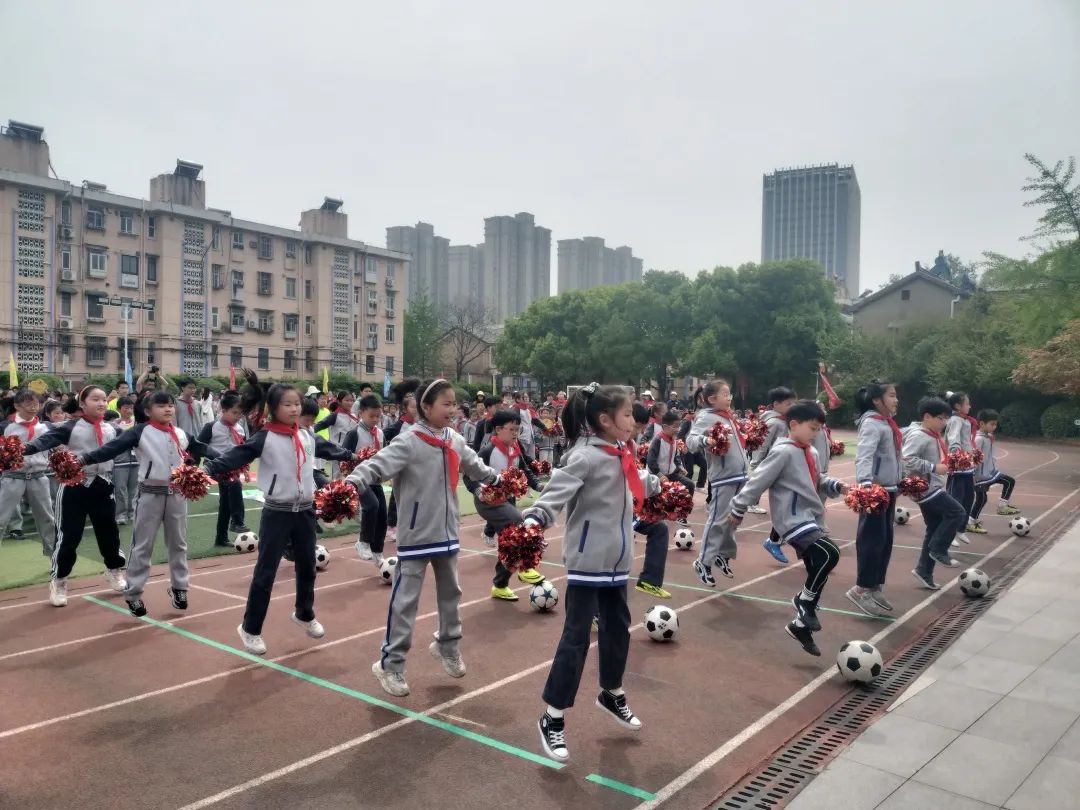 家校大联欢活动,家校足球赛的活动主题