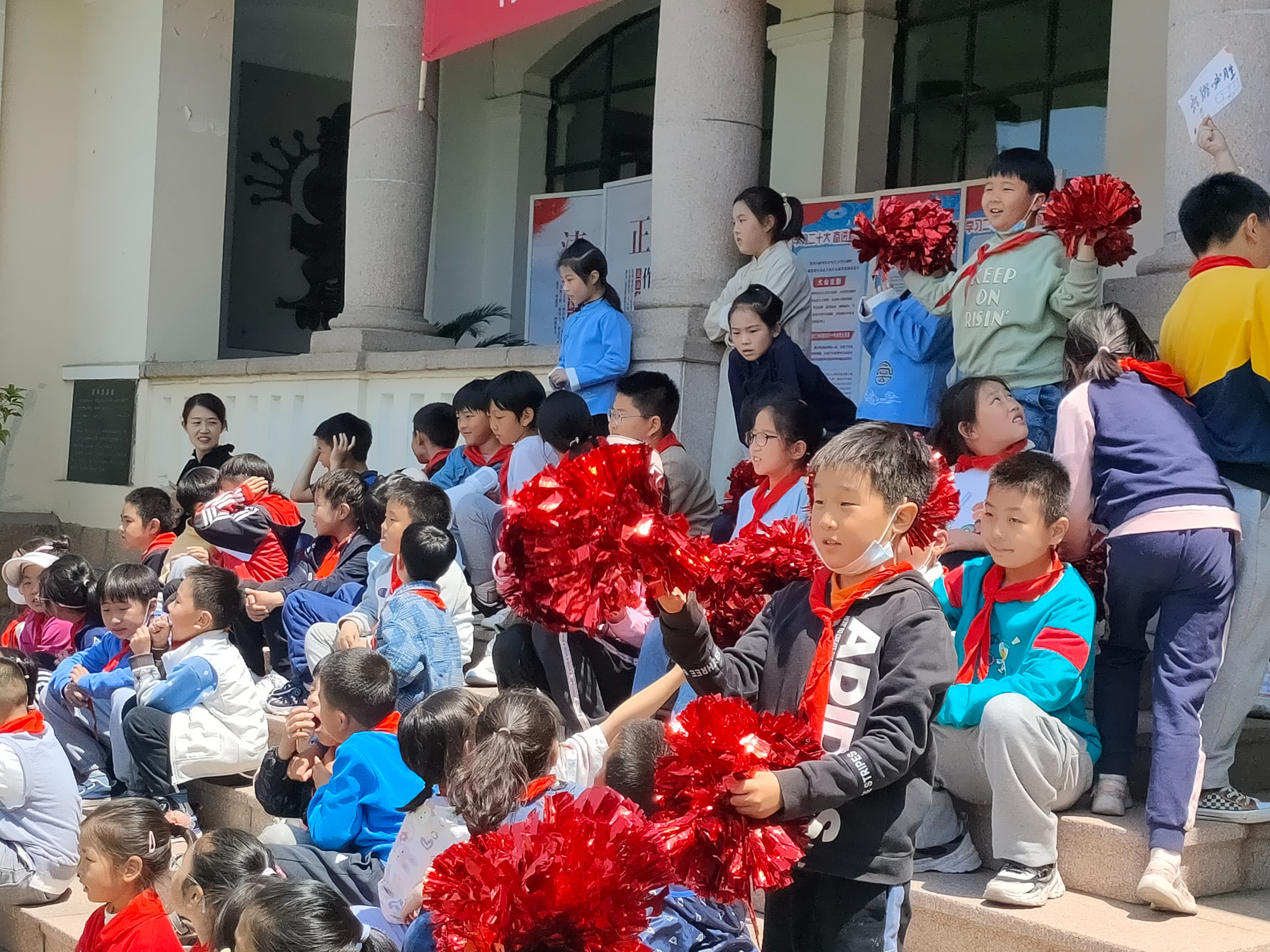 绿茵场纵情驰骋,驰骋绿茵放飞梦想