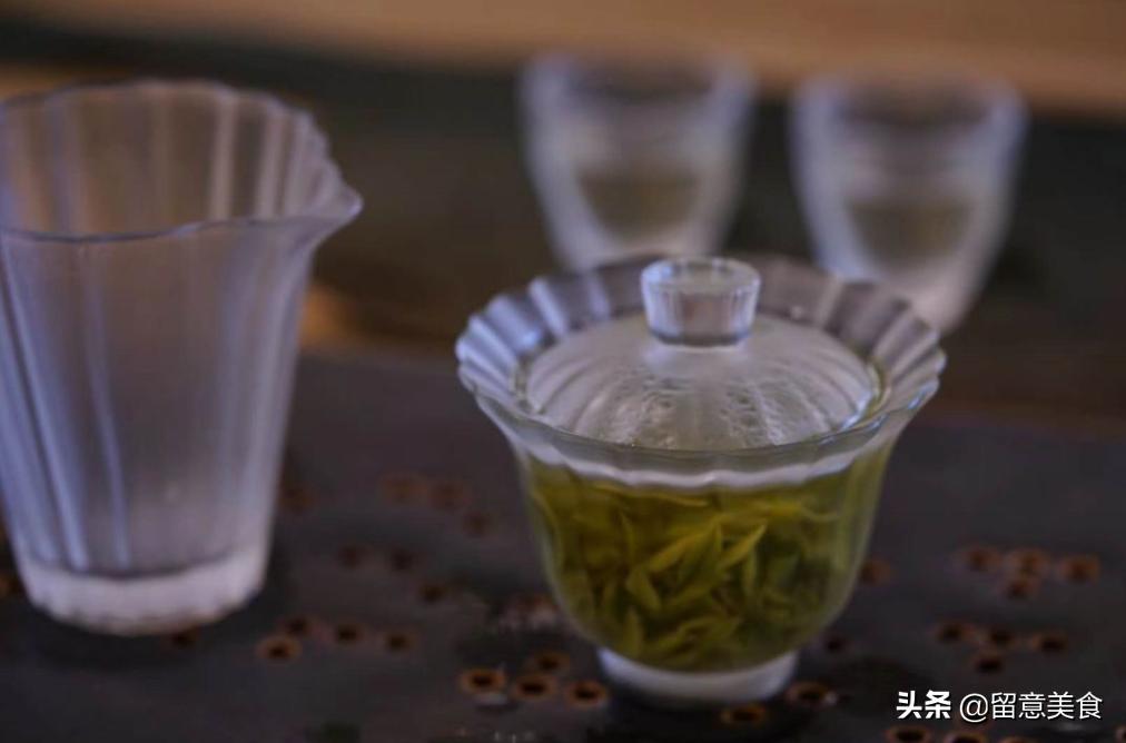 为什么茶叶不能隔夜喝,什么样的茶适合用开水煮