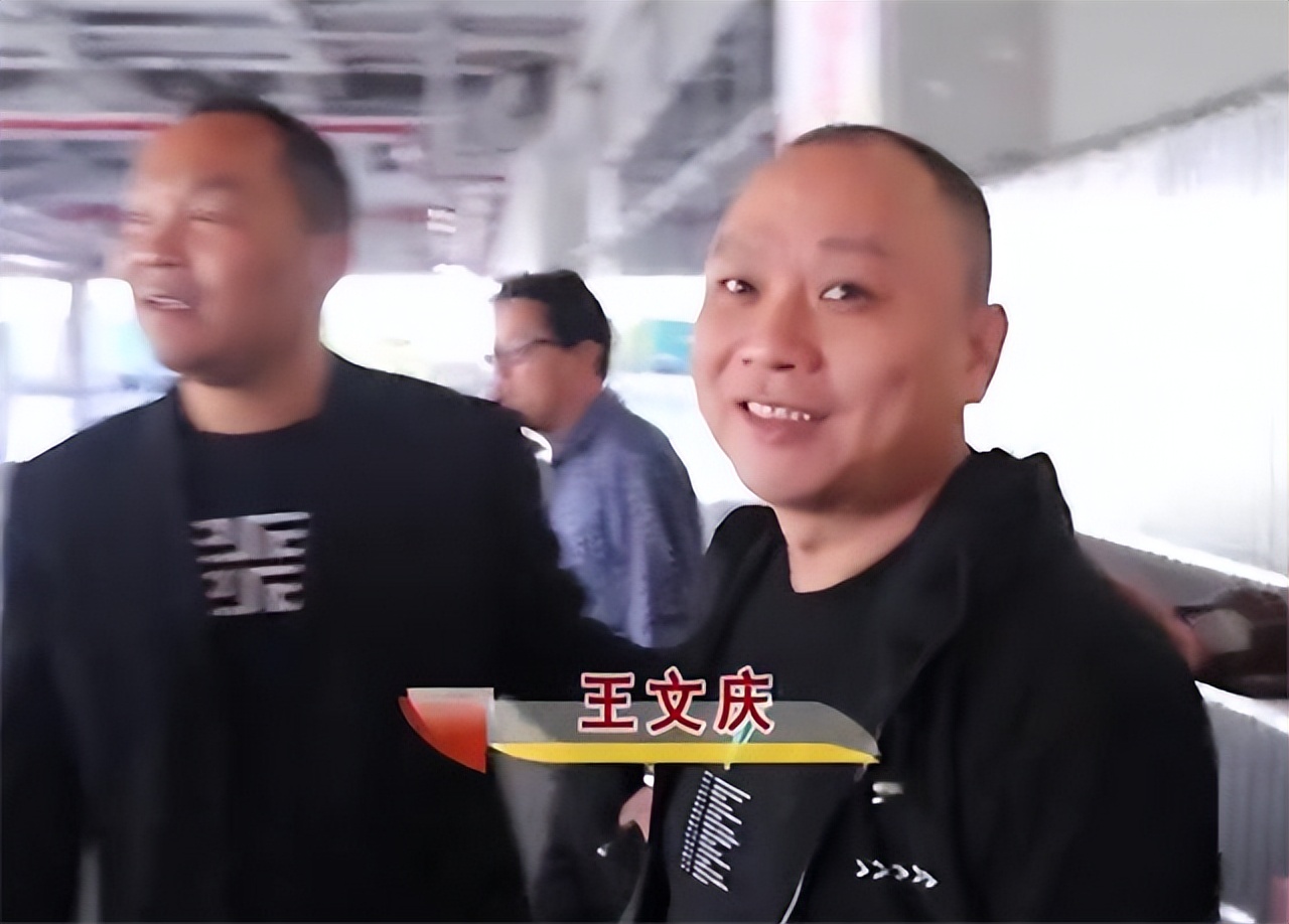 湖南小伙死亡母亲哭瞎右眼，15年后交警通知：你儿子被拘留了