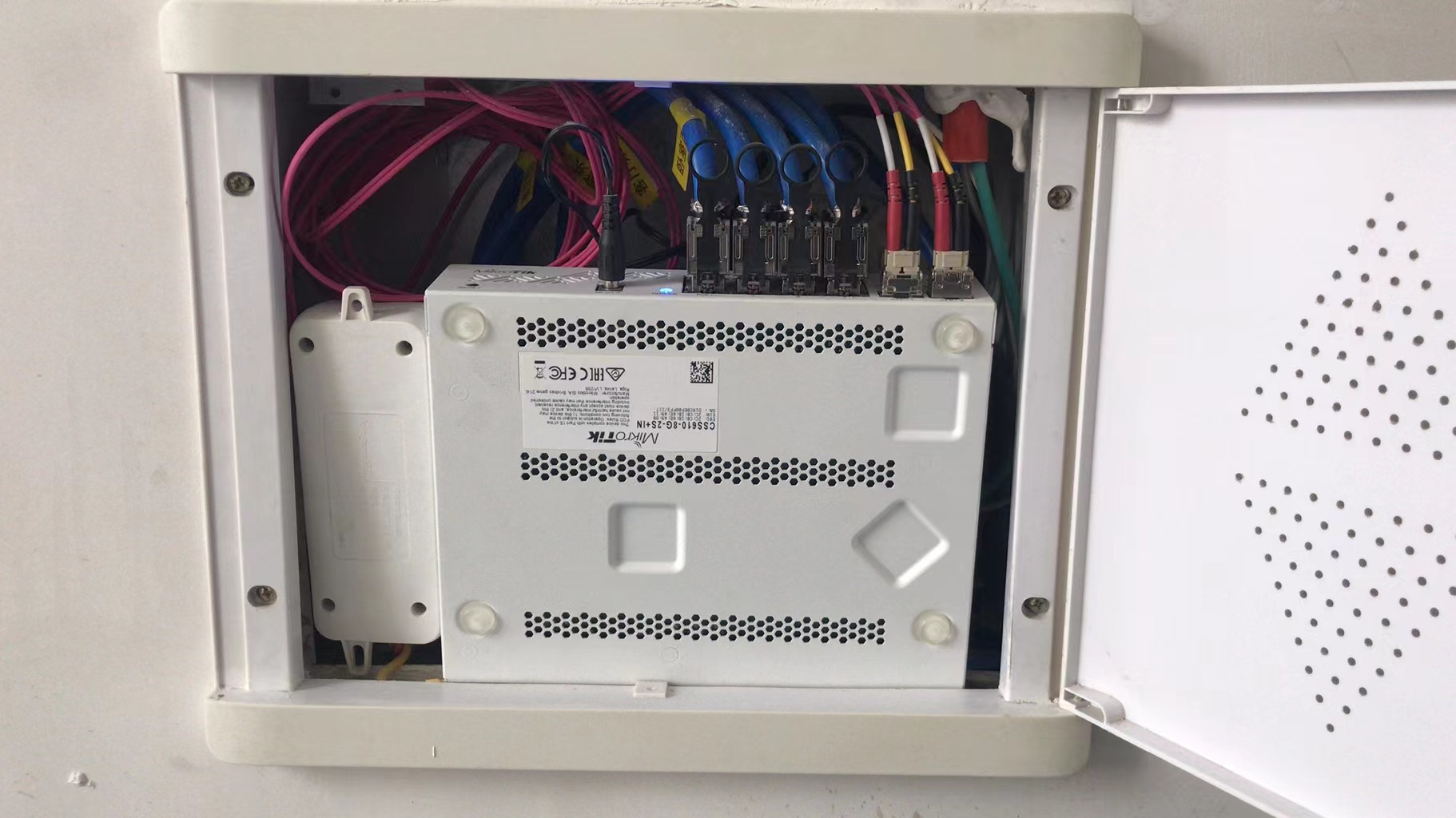 家庭光纤箱网线安装图解,光纤盒子里面网线怎么安装