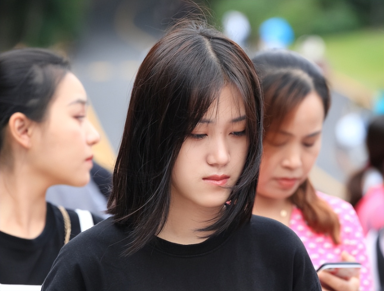 很后悔上大学,上大学的女儿抱怨父母