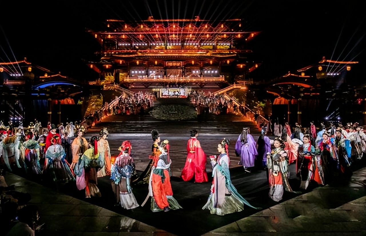 文化酒·万茗堂点亮洛阳最美之夜，应天门灯光秀万人共赏