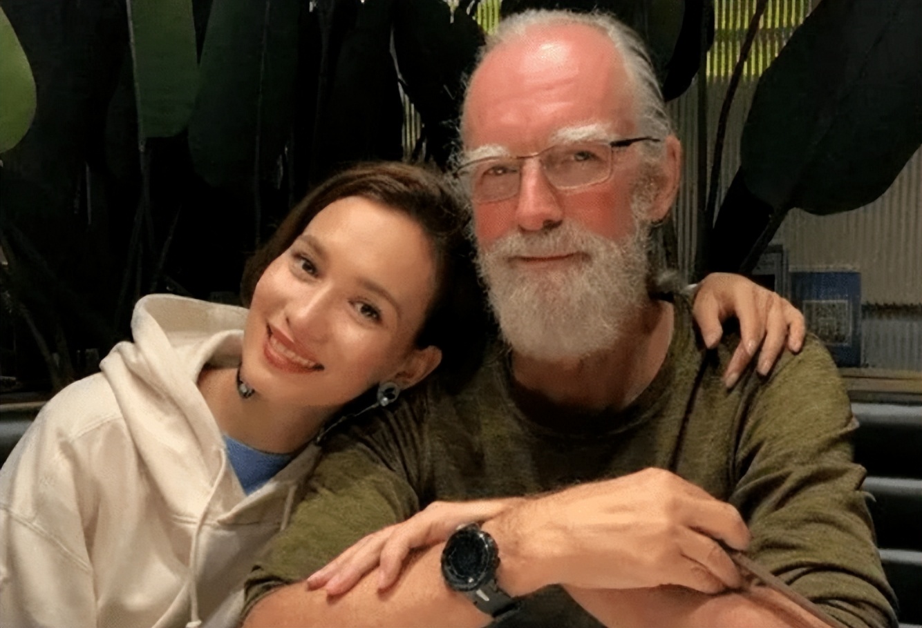 战狼2韩庚与卢靖姗片段,战狼2女主角卢靖姗片段