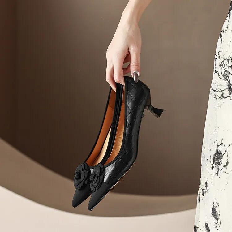 高跟鞋山茶花优雅,一朵茶花