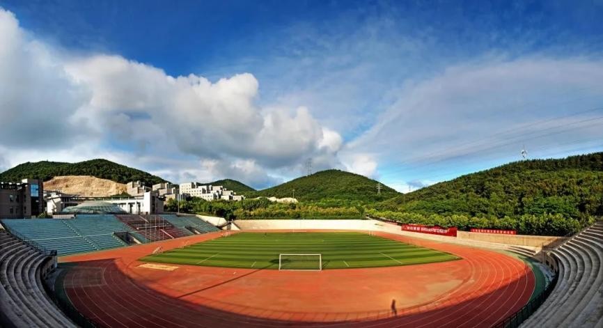 神仙配置！这所辽宁高校：网红食堂、健身房、网球馆一应俱全！