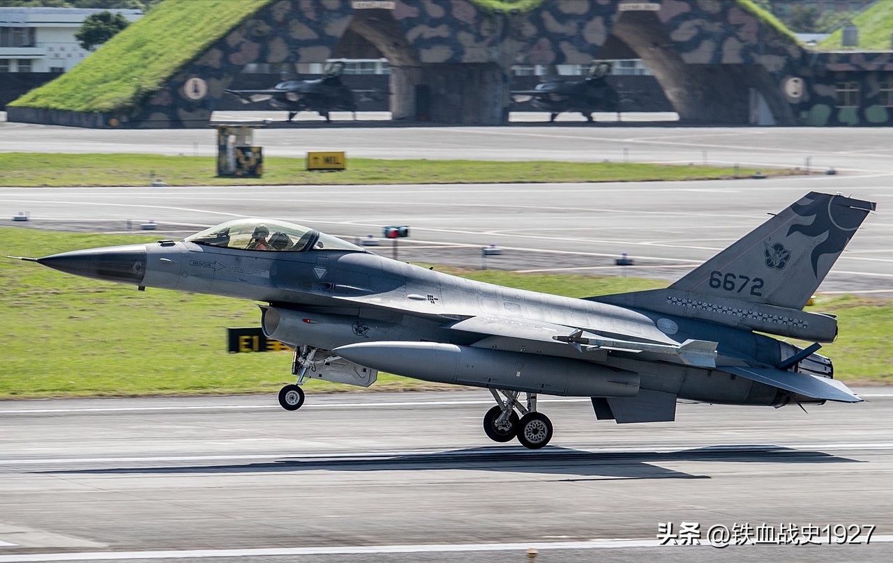 台湾f16战斗机军演,台专家谈2022军事演习
