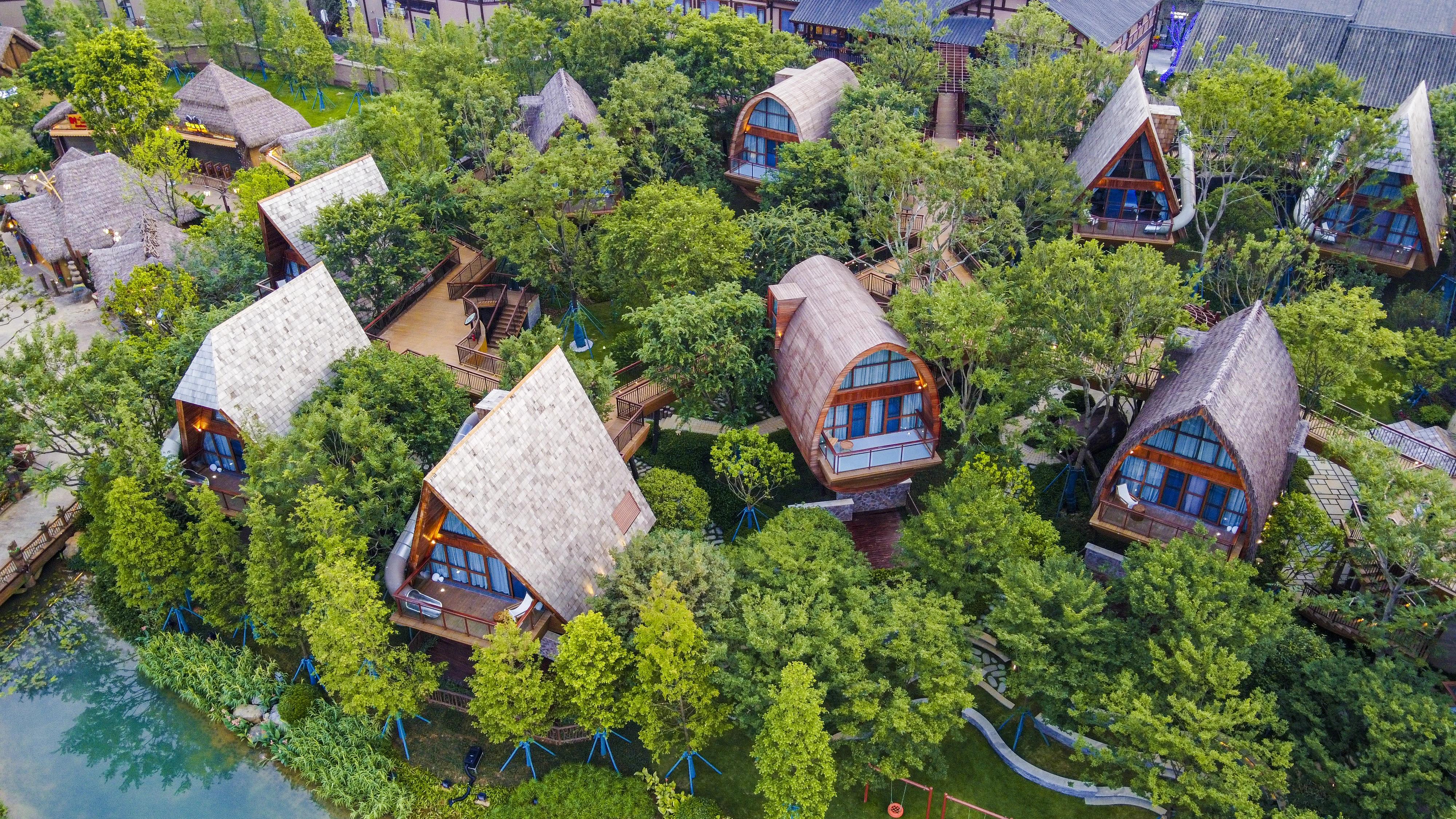 小精灵同款树屋绝了!遛娃的秘密基地,诗境家园里的度假圣地