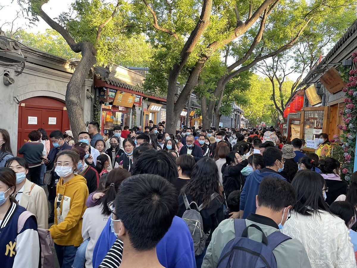 “插队婆孙”事件后续,“婆孙插队”事件持续发酵