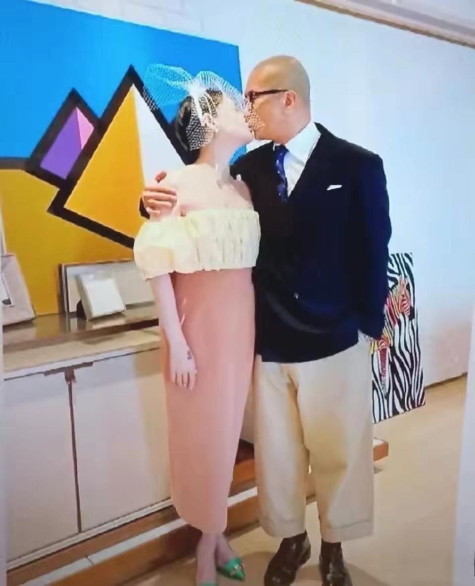 大s具俊晔与网友合照路透 (网友爆料在韩国偶遇大s和具俊晔)