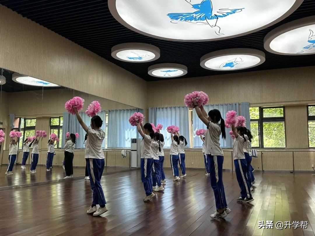 今年夏天，我们“艺”起到成都七中！