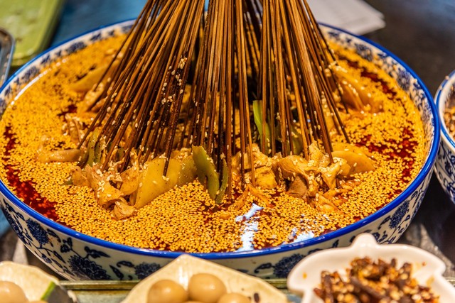 冷锅串串美食教程网红小吃,冷串串香的做法和配方摆地摊