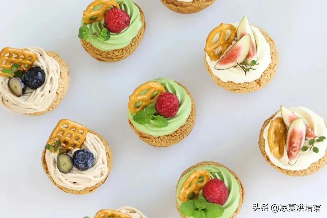 酥皮泡芙烤出来有点塌是怎么回事,泡芙不脆出炉后还塌什么原因