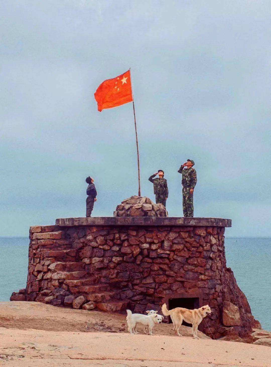 致敬夫妻坚守孤岛32年,夫妻独守孤岛三十二年