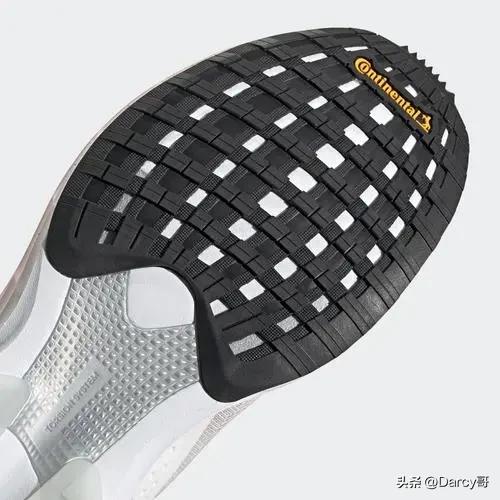 徒步登山鞋的底软点还是硬点好,登山鞋大底去胶