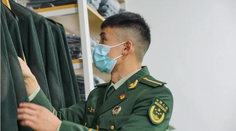 部队被装开箱,部队被装