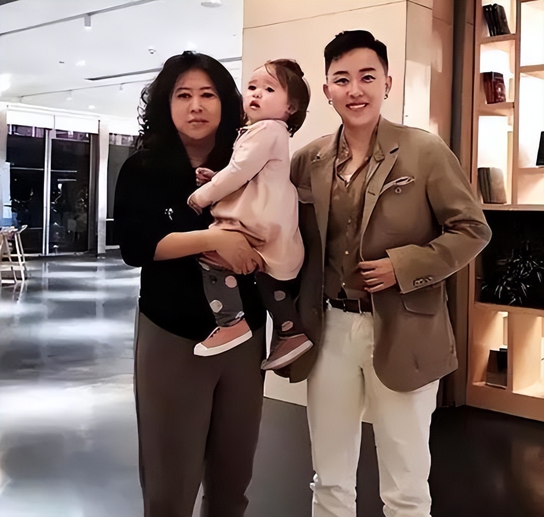 女ceo赴美50万怀孕,中国未婚女ceo豪掷50万赴国外生子