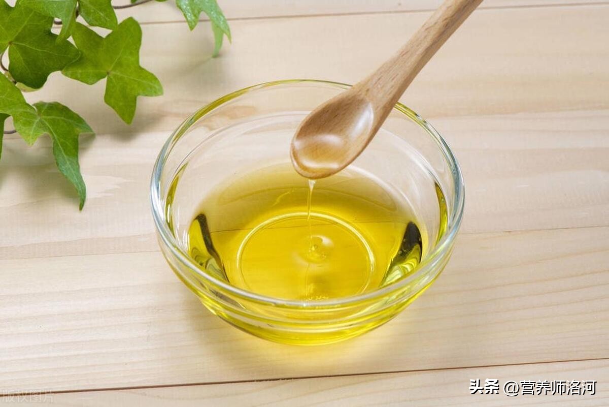 鼻头有黑头如何祛除小窍门,鼻头黑头可以喝什么来改善