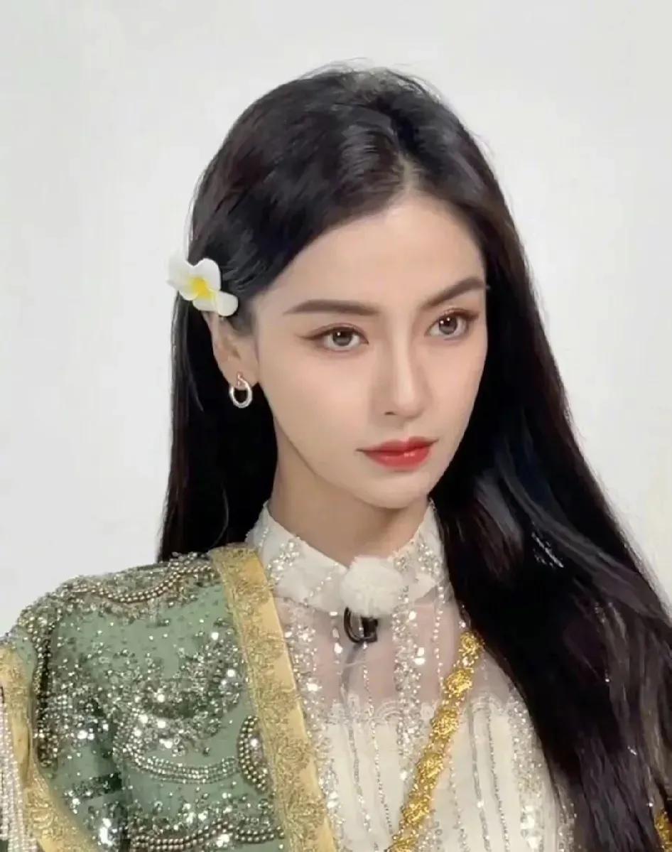 杨颖脚趾甲引争议,杨颖脚趾甲回应