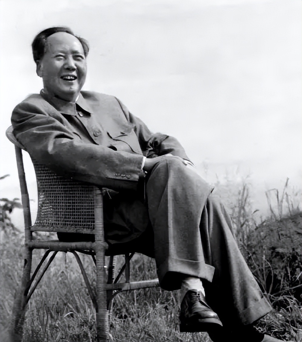 *德朱**是十大元帅之首，他的授衔编号为何是004？001号又是谁？