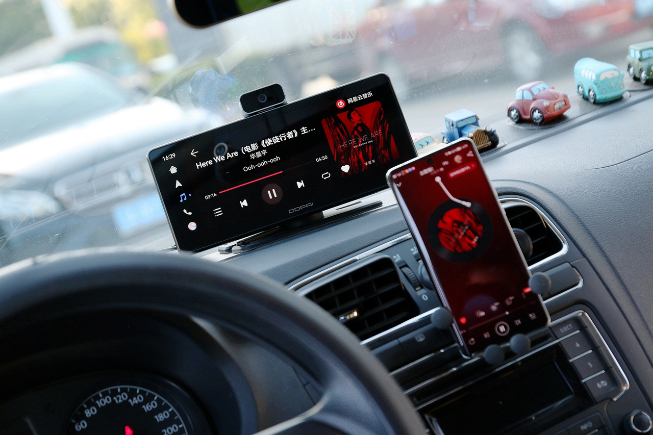 华为鸿蒙智联车载智慧屏评测,鸿蒙智联车载智慧屏s50可以投屏吗