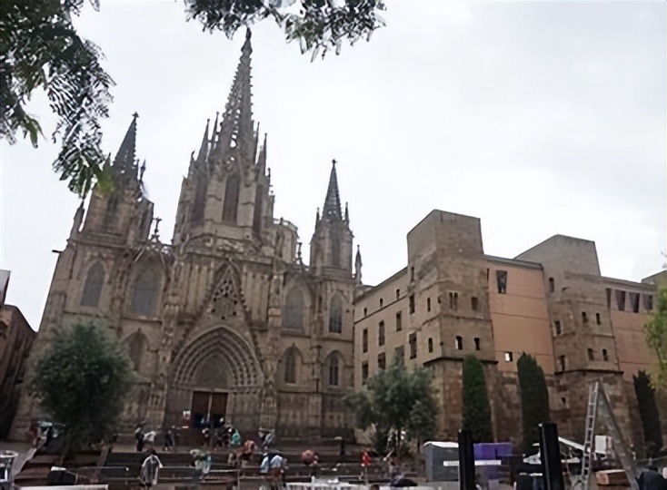 巴塞罗那为什么有吸引力,巴塞罗那特色是什么