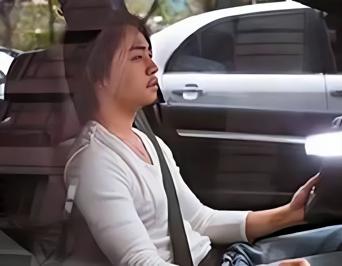 比汪小菲还疯的百亿富婆，5段婚姻历经*养包**、家暴后竟然不疯了？