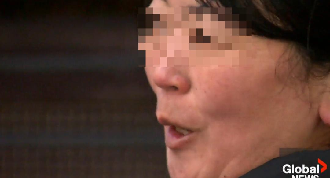 单亲妈妈带着两岁娃流浪,单亲华人妈妈带3个孩子