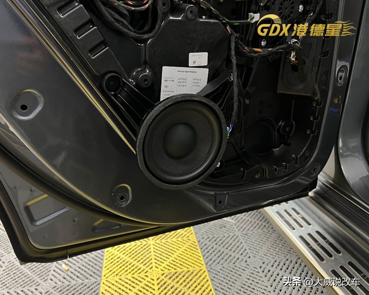 奔驰gle53s音响改装,奔驰gle53的音响效果