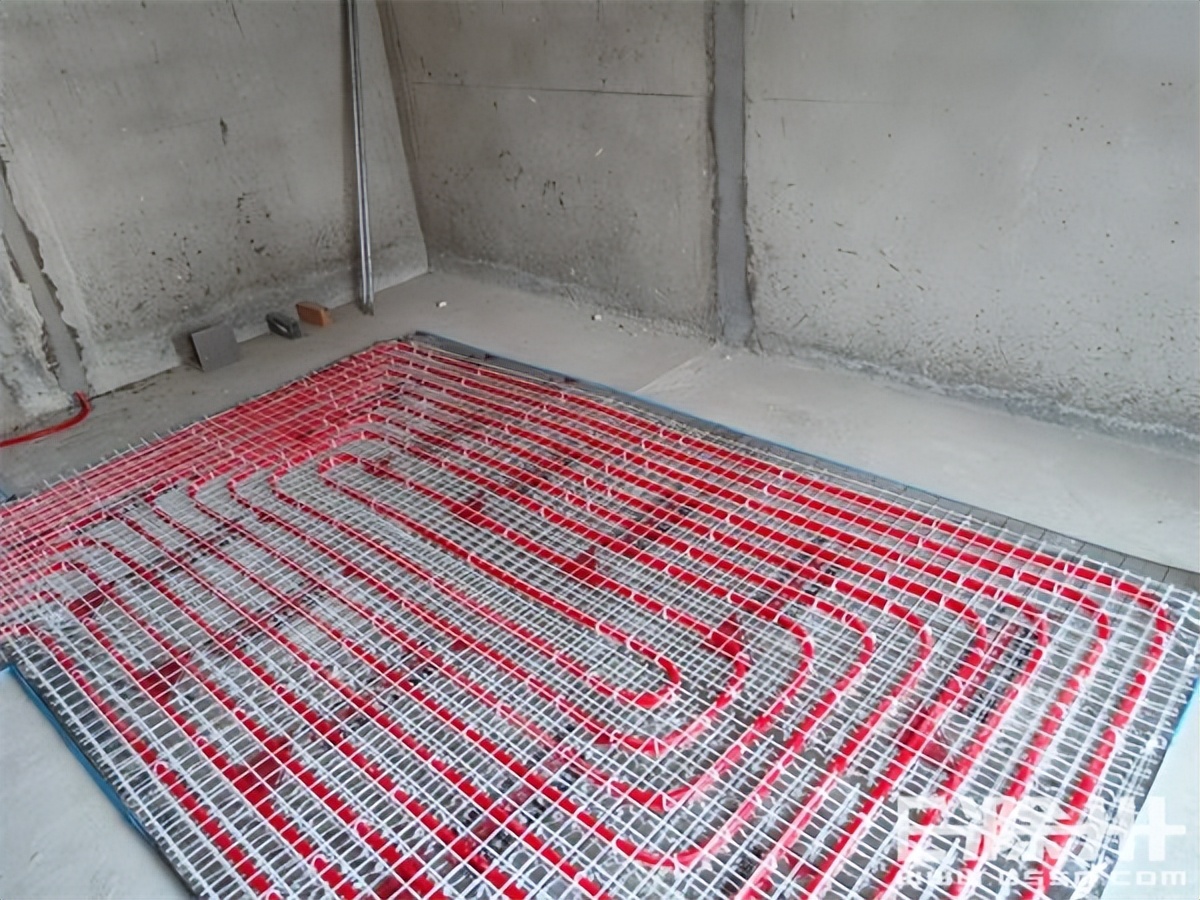 大金空调地暖一体机安装,地暖安装流程现场展示图