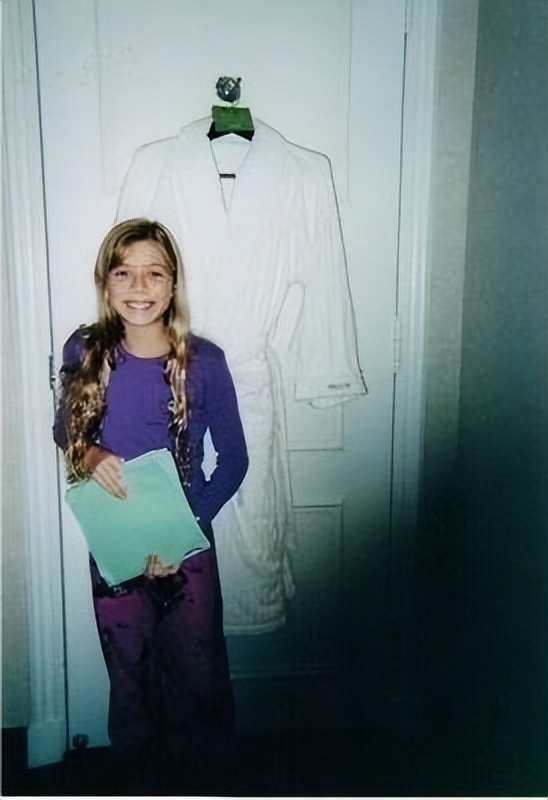 6岁童星被父母当摇钱树,欧美童星被父母当成摇钱树