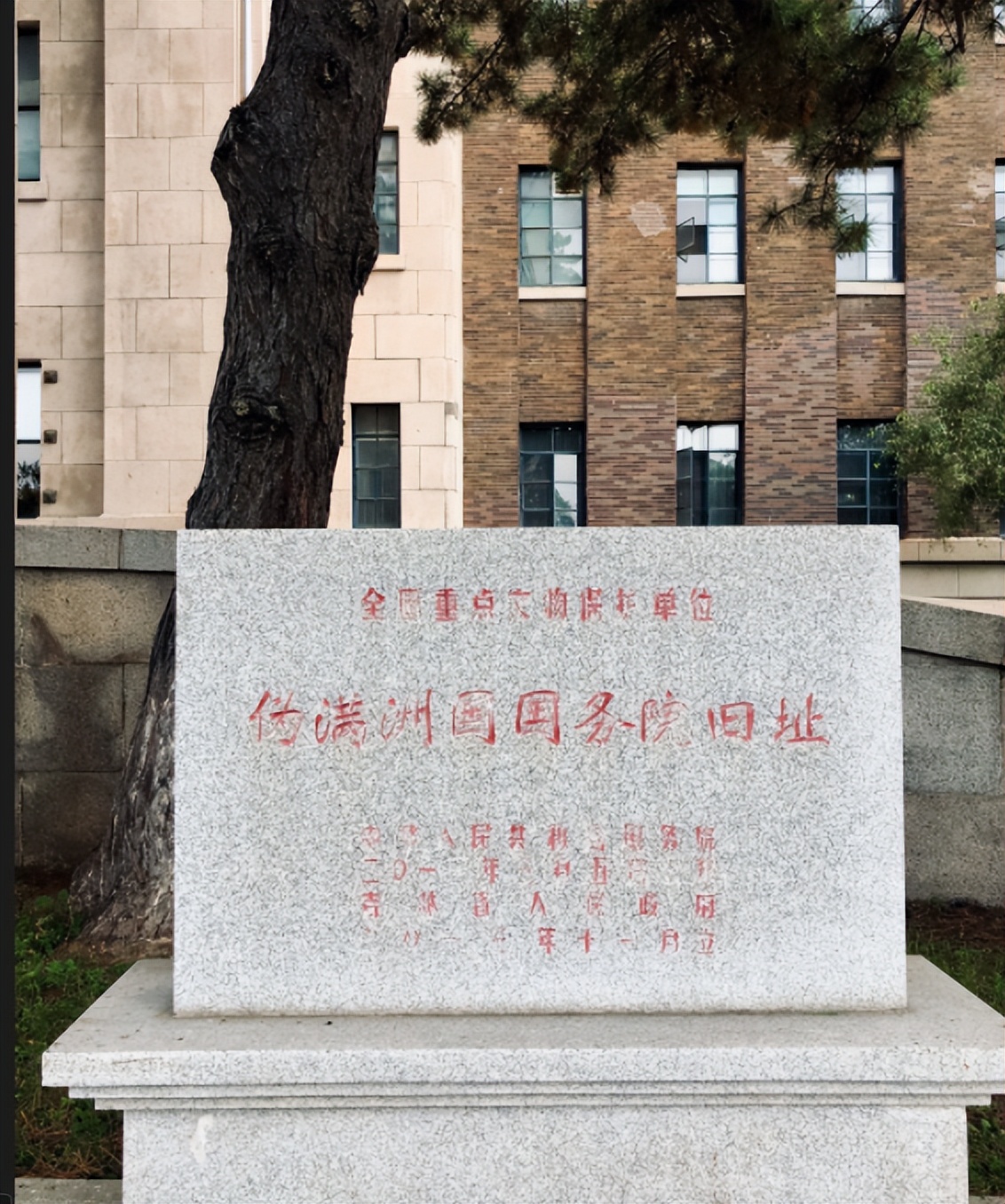 1950年大汉奸回国，才知亲生儿子是红色特工，感叹：你骗得我好苦